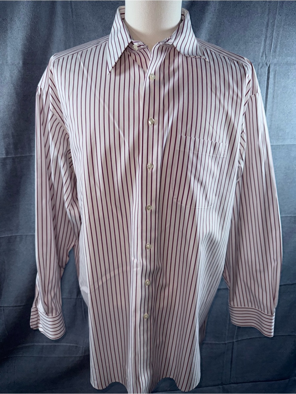 2943-Roundtree & Yorke White Dress Shirt with Burgundy Pinstripes